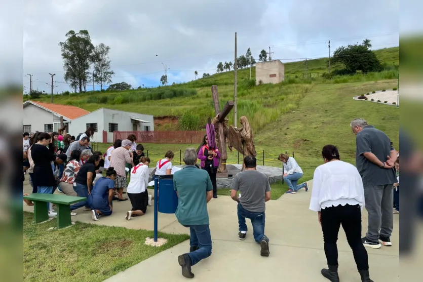 Via Sacra reúne católicos no Parque da Redenção em Apucarana