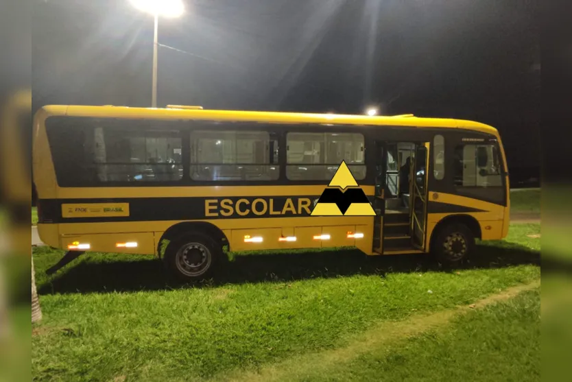  ônibus estava sem passageiros no momento do acidente. 