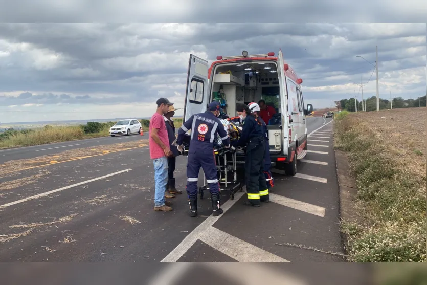 Acidente com 3 veículos na PR-444 e deixa uma pessoa gravemente ferida