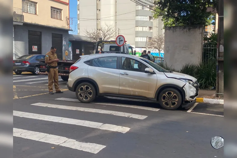  Acidente entre dois carros é registrado no centro de Apucarana 