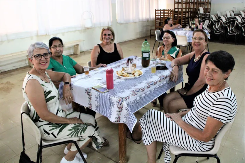 Centros de Convivência dos Idosos promovem homenagens ao Dia das Mães