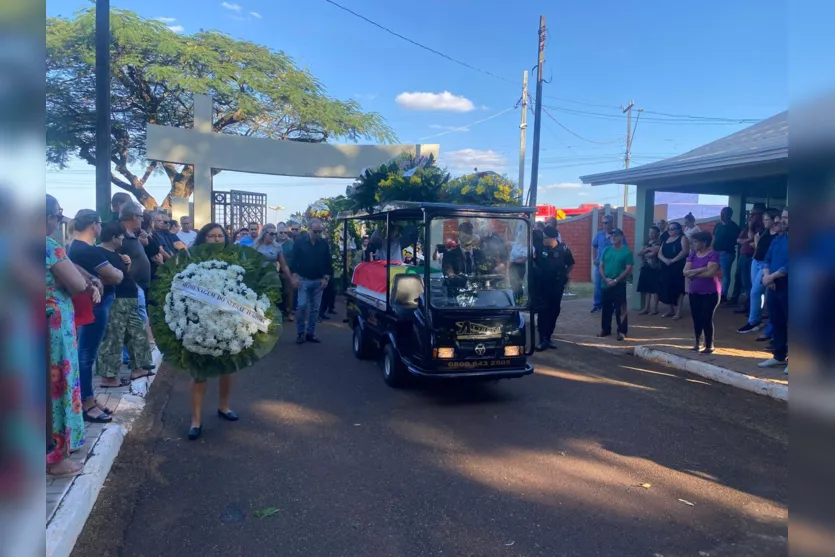 Com cortejo dos Bombeiros, Ivaiporã se despede de vice-prefeito