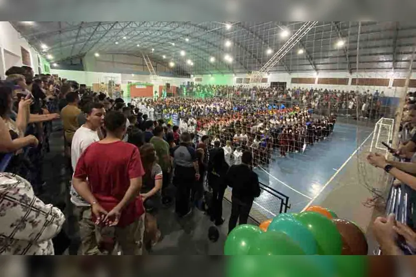  Mais de 1.4 mil atletas disputam fase regional dos JEP's em Jardim Alegre 