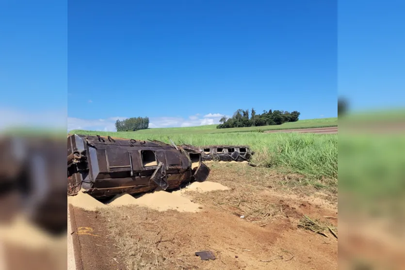  Motorista disse que tombou após desviar de veículo na contramão 