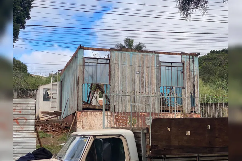  O golpe envolveu a oferta de madeira para desmontagem. 