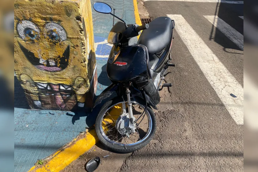  O motociclista sofreu um corte no braço e escoriações. 