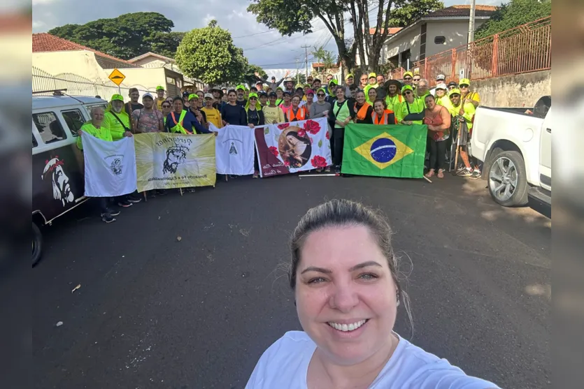  O tradicional "Grupo do Alfredo" saiu de Apucarana por volta das 4 horas desta sexta 