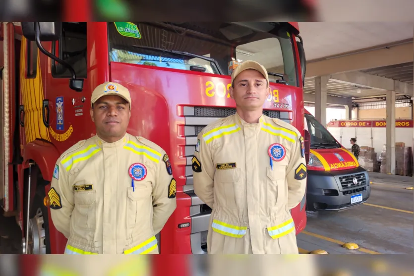  Sargento do Carmo e cabo Anderson, do Corpo de Bombeiros, de Apucarana 