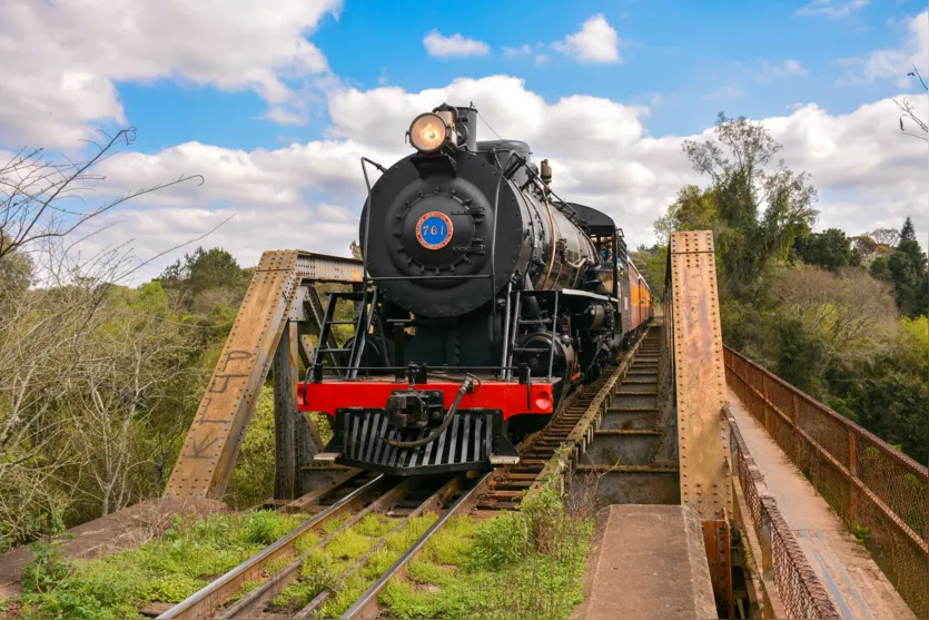  Trem dos Tropeiros: locomotiva a vapor percorre trajeto repleto de história a partir da Lapa 