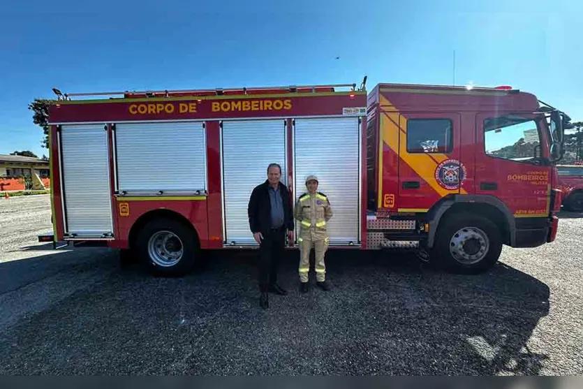  Corpo de Bombeiros de Ivaiporã recebe dois novos veículos 