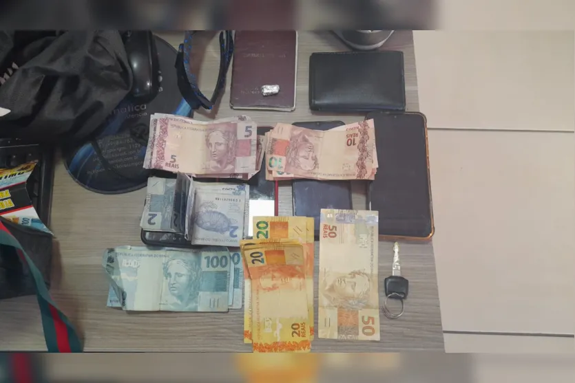 Envolvidos em agiotagem assustam moradores e são presos com drogas