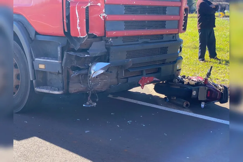 Motociclista fica gravemente ferido em colisão; aeromédico é acionado