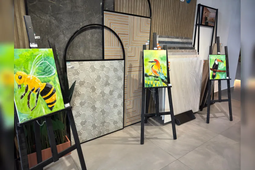 Alunos da Associação Download expõem trabalhos artísticos em Apucarana