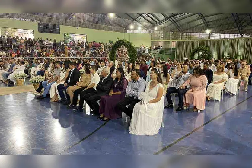  Casamento coletivo celebra a união de 88 casais em Ivaiporã 
