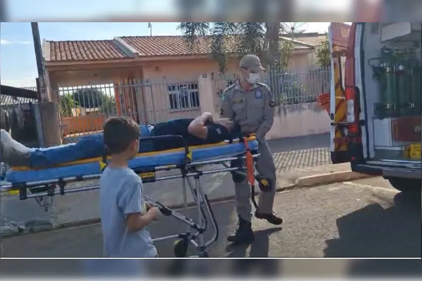  Pai e filho foram encaminhados para a Unidade de Pronto Atendimento. 