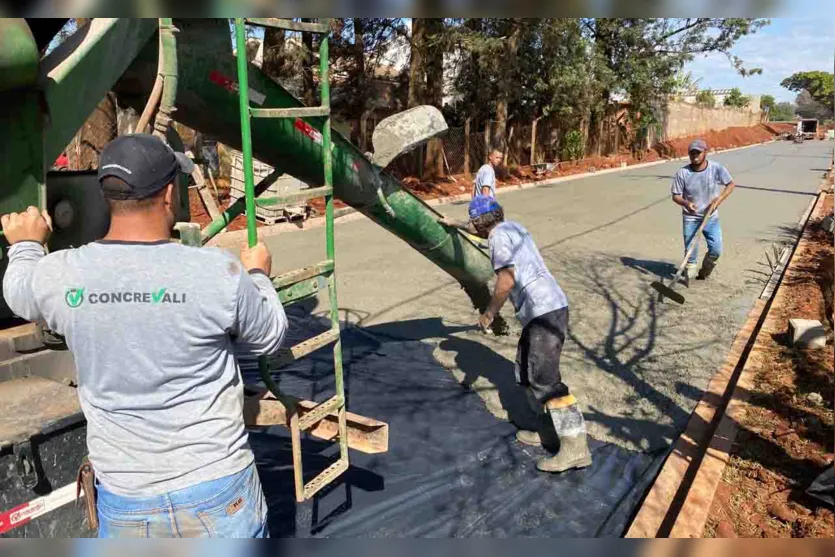  Primeira rua de concreto em Jardim Alegre 