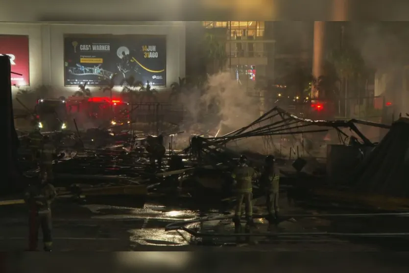Incêndio destrói exposição da Warner Bros em shopping; veja o vídeo