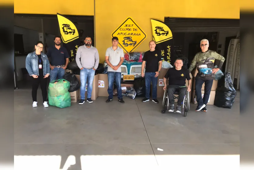  Jeep Clube de Apucarana faz doação de agasalhos à Assistência Social 