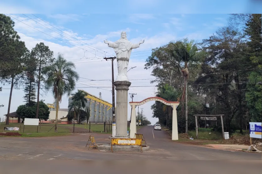  Monumento foi colocado no Colônia Esperança 