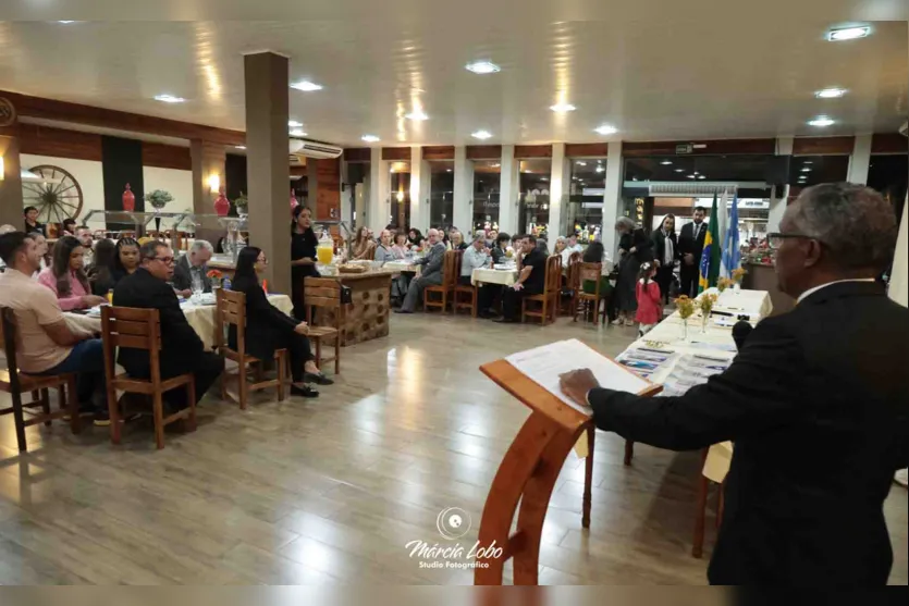  Rotary Jardim Alegre empossa nova diretoria e recebe 10 novos membros 