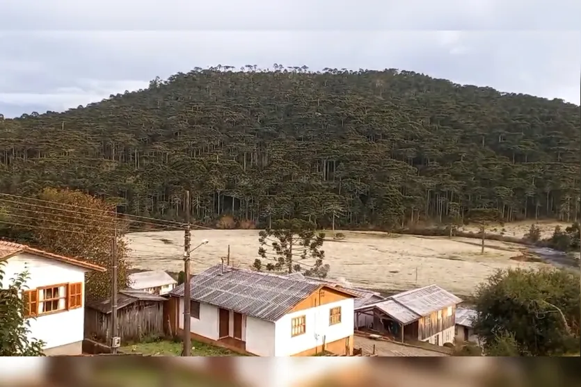  Uma camada de gelo tomou conta de Bom Jardim da Serra 