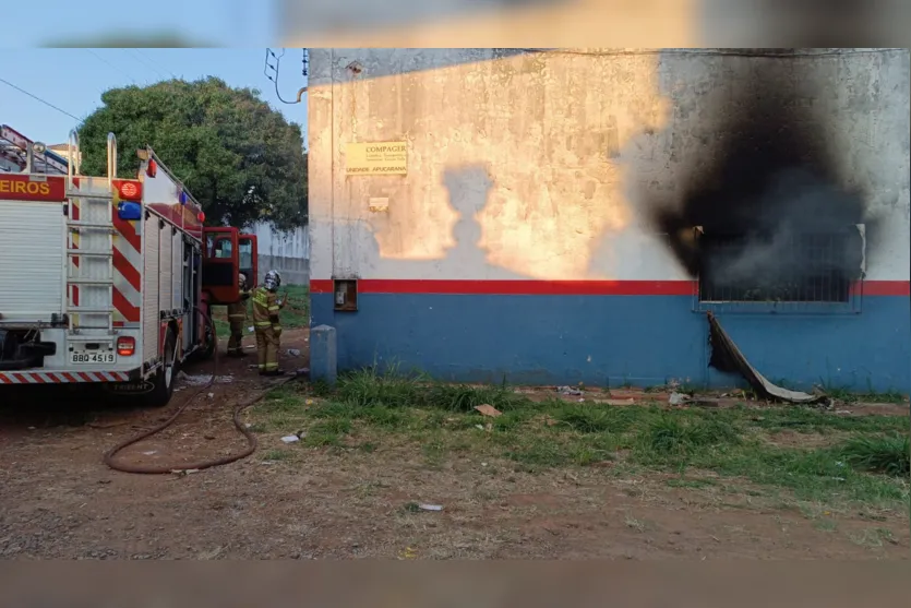 Barracão abandonado é incendiado após briga de casais em Apucarana 