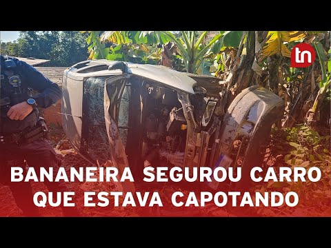Carro perde freio, capota e é segurado por bananeira em Apucarana