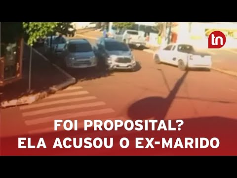 Vídeo mostra carro parado atingido; idosa acusa ex de causar acidente
