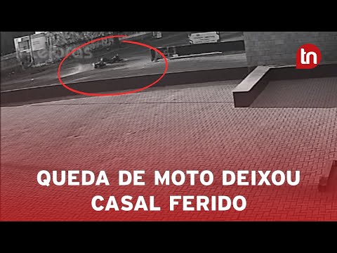 Câmera flagra queda de moto que deixou casal ferido em Apucarana