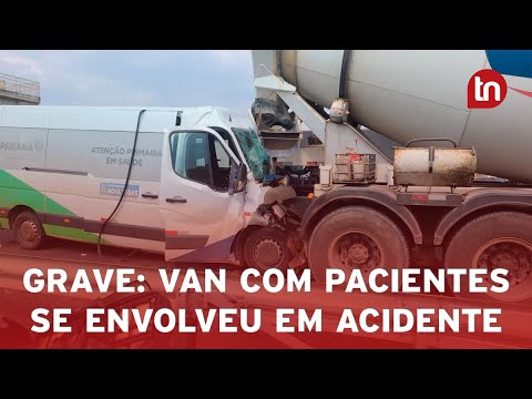 Acidente envolve van com pacientes e caminhão em Arapongas