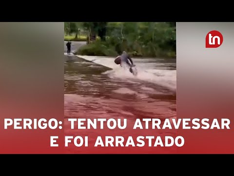 Motociclista é arrastado ao tentar atravessar ponte invertida em SC