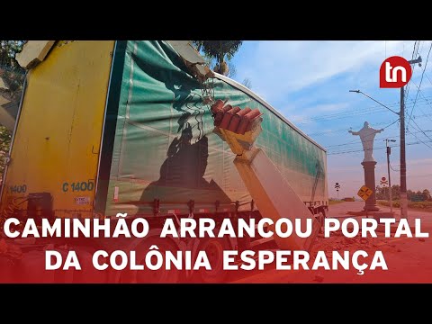 Caminhão arranca portal histórico da Colônia Esperança em Arapongas