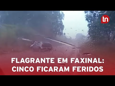 Vídeo mostra batida entre veículos que deixou cinco feridos em Faxinal