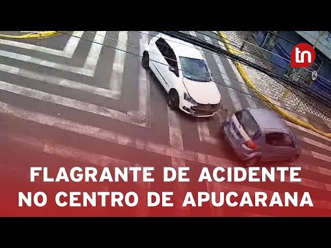Vídeo mostra acidente em cruzamento no centro de Apucarana