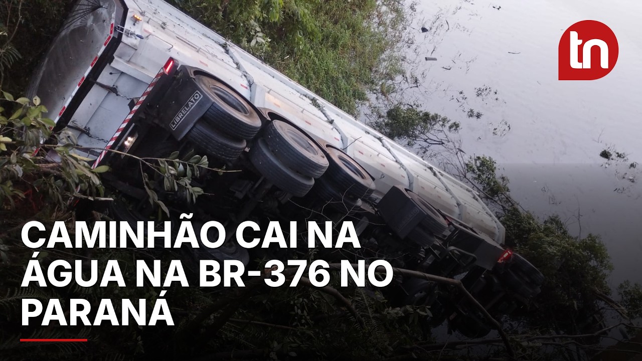 Caminhão cai em represa na BR-376 em Tijucas do Sul; motorista está desaparecido