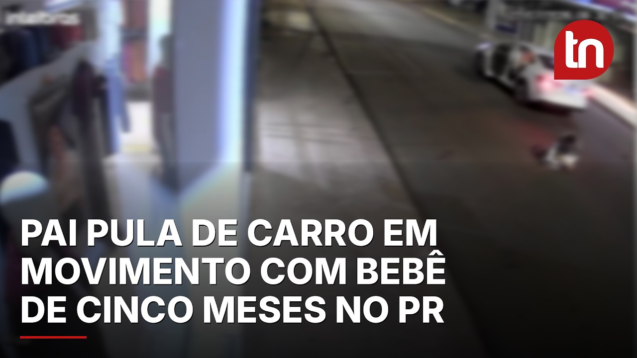Pai pula de carro em movimento com bebê de cinco meses no PR