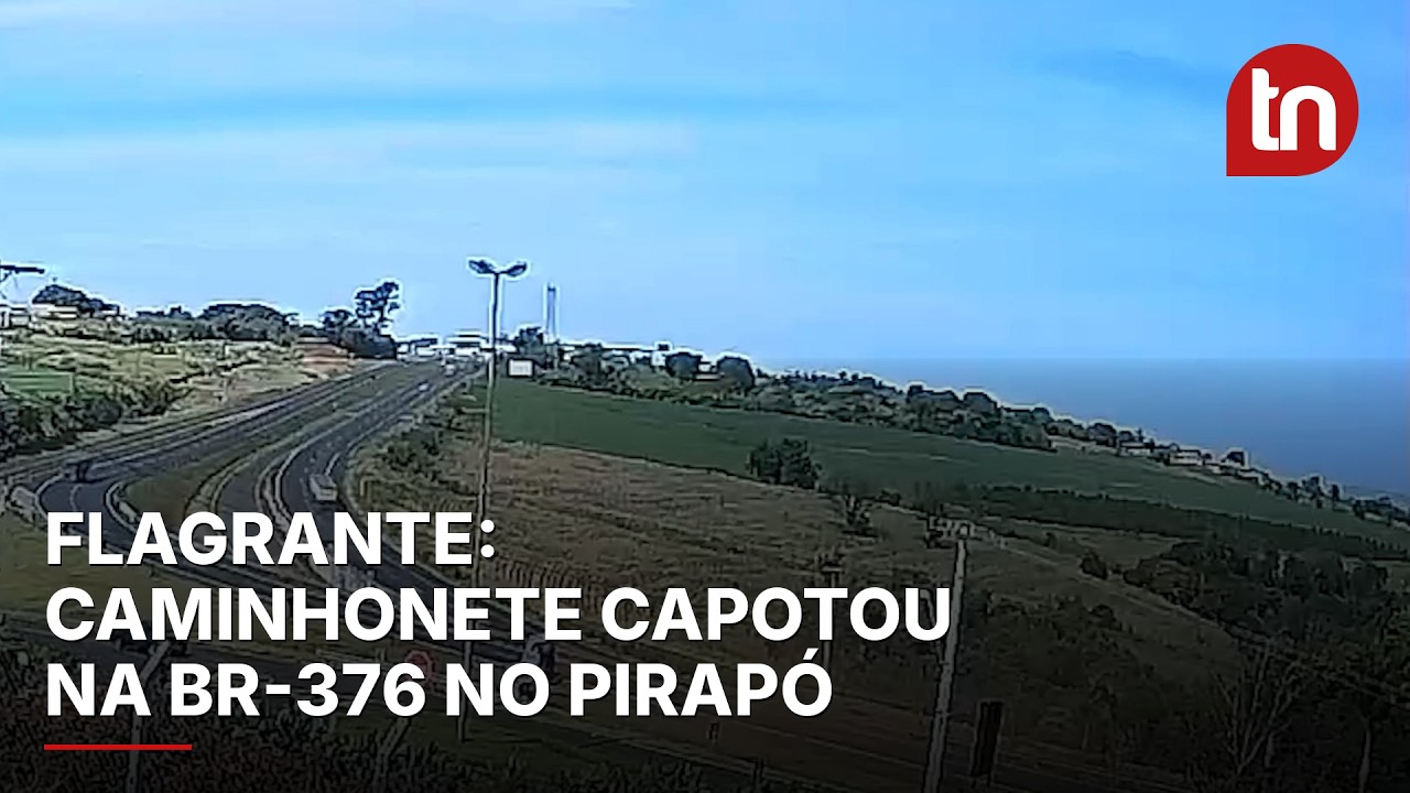 Câmera flagra caminhonete capotando na BR-376 no Pirapó