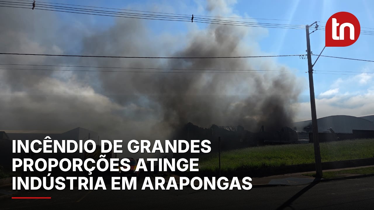 Incêndio de grandes proporções atinge indústria em Arapongas