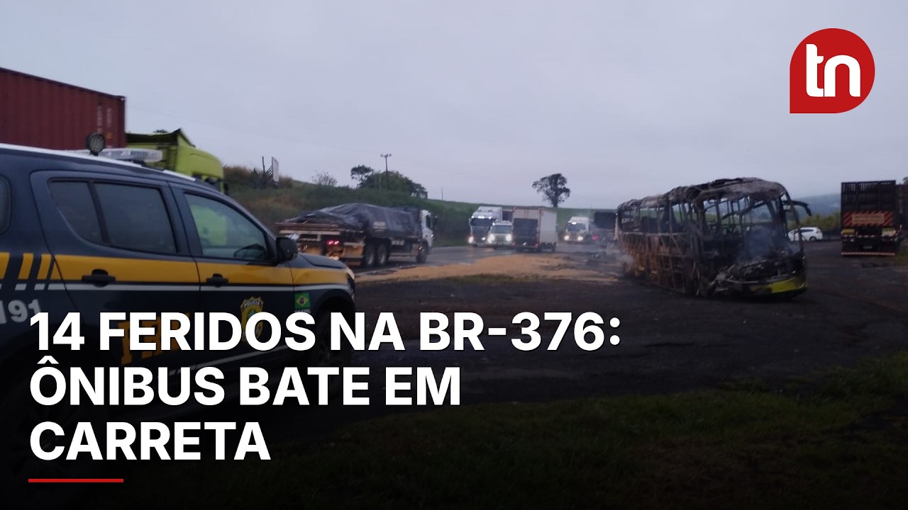 Ônibus bate na traseira de carreta e deixa 14 feridos em Ortigueira (PR) na BR-376