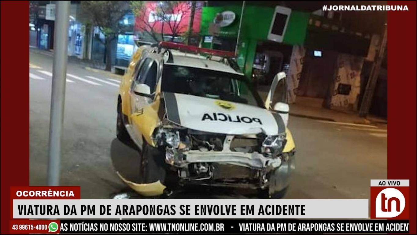 Viatura da PM de Arapongas se envolve em acidente
