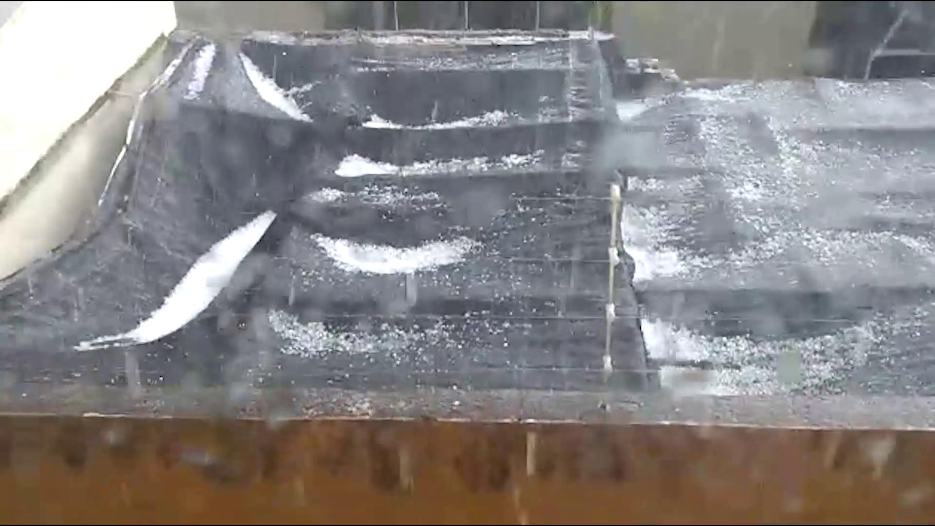 Chuva de granizo surpreende moradores de Arapongas