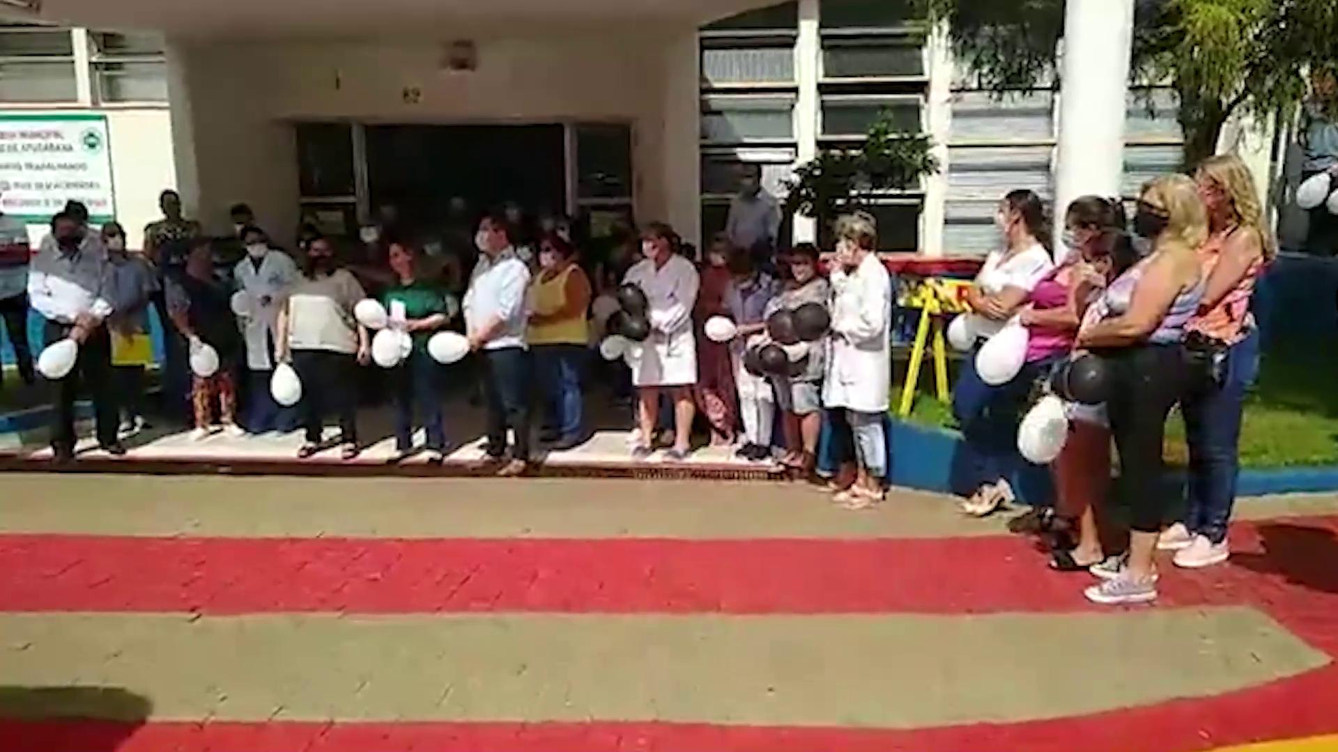 Colegas homenageiam técnica de enfermagem, vítima da Covid
