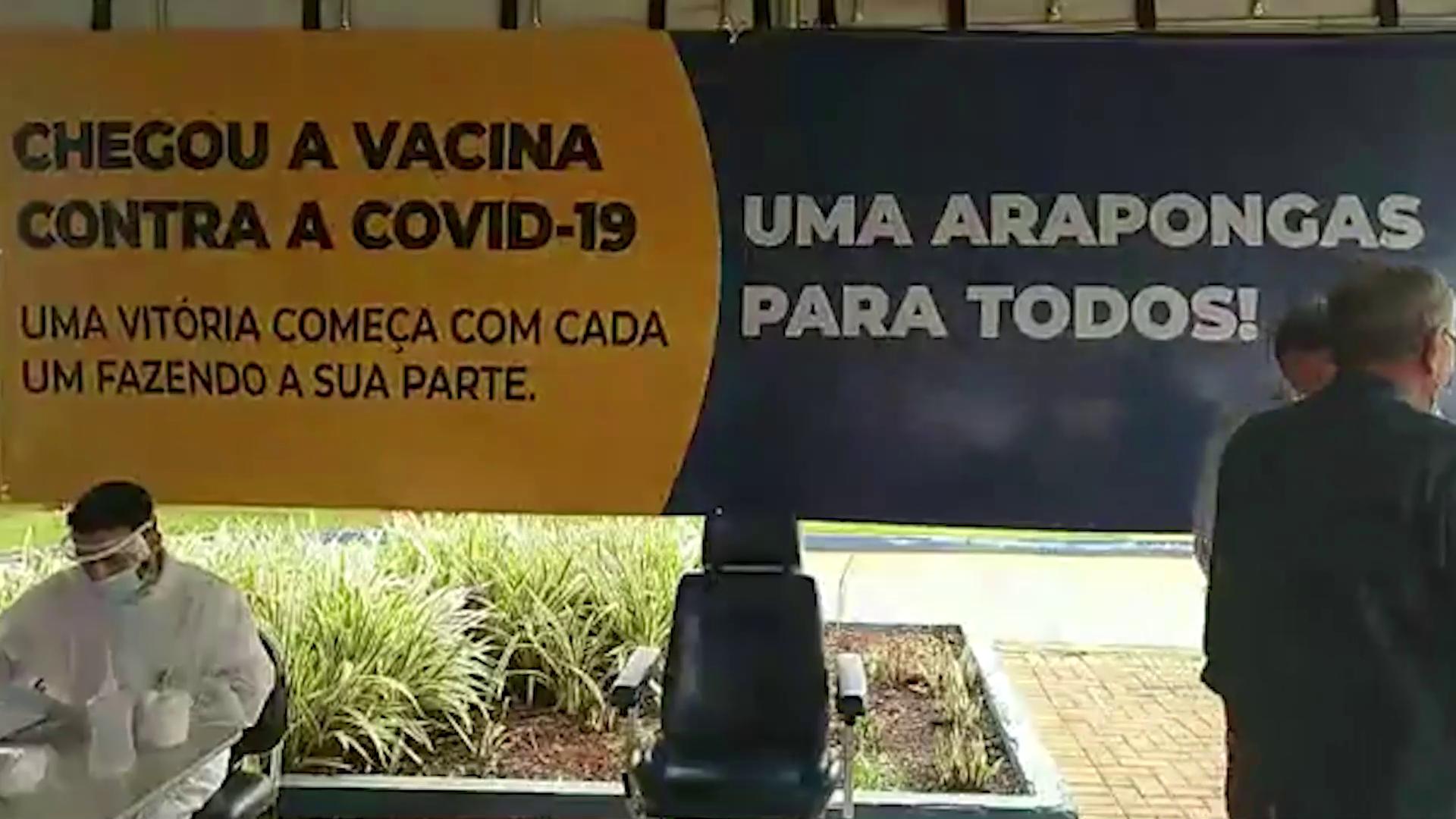 Profissional da saúde de 66 anos é a primeira araponguense vacinada contra covid