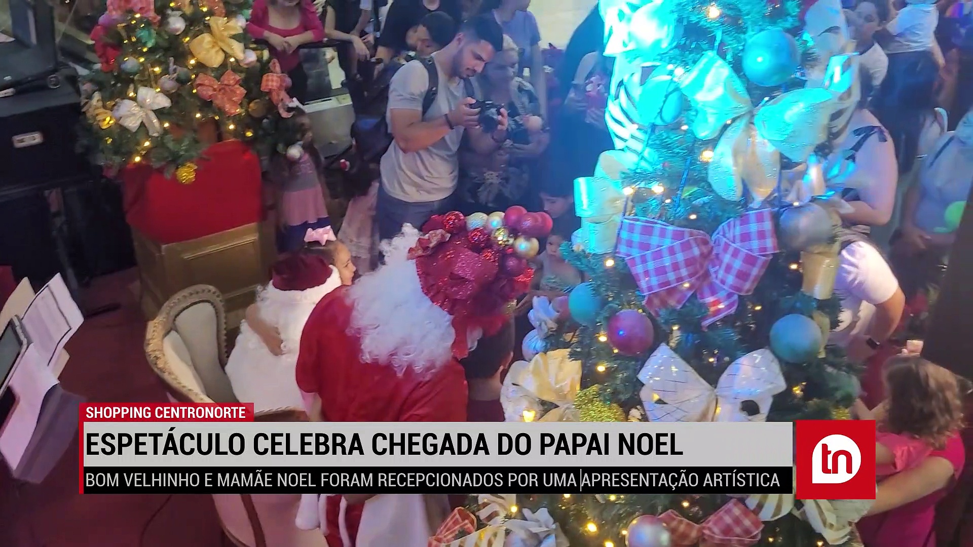 Confira como foi a chegada do Papai Noel ao Shopping Centronorte