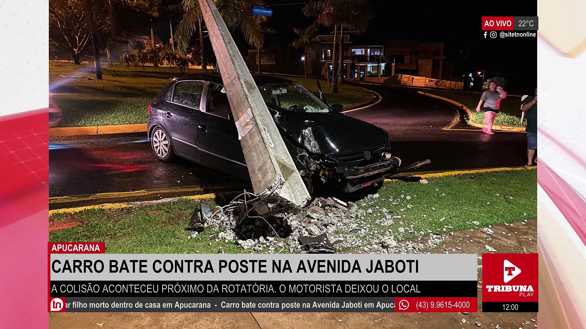Carro bate contra poste na Avenida Jaboti, em Apucarana