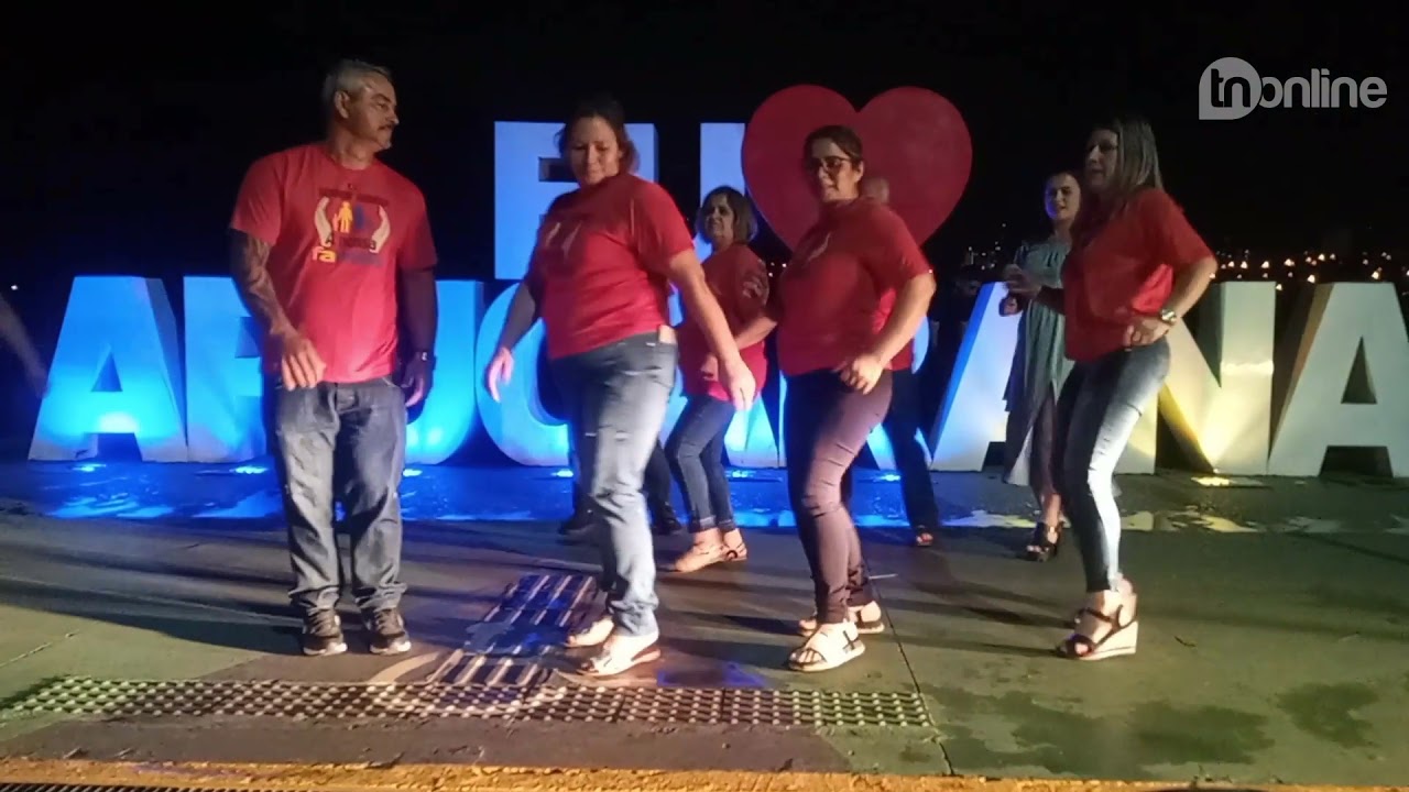 Família do passinho: apucaranenses gravam dança e viralizam
