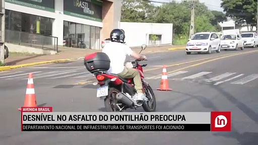 Desnível do asfalto no pontilhão da Avenida Brasil preocupa