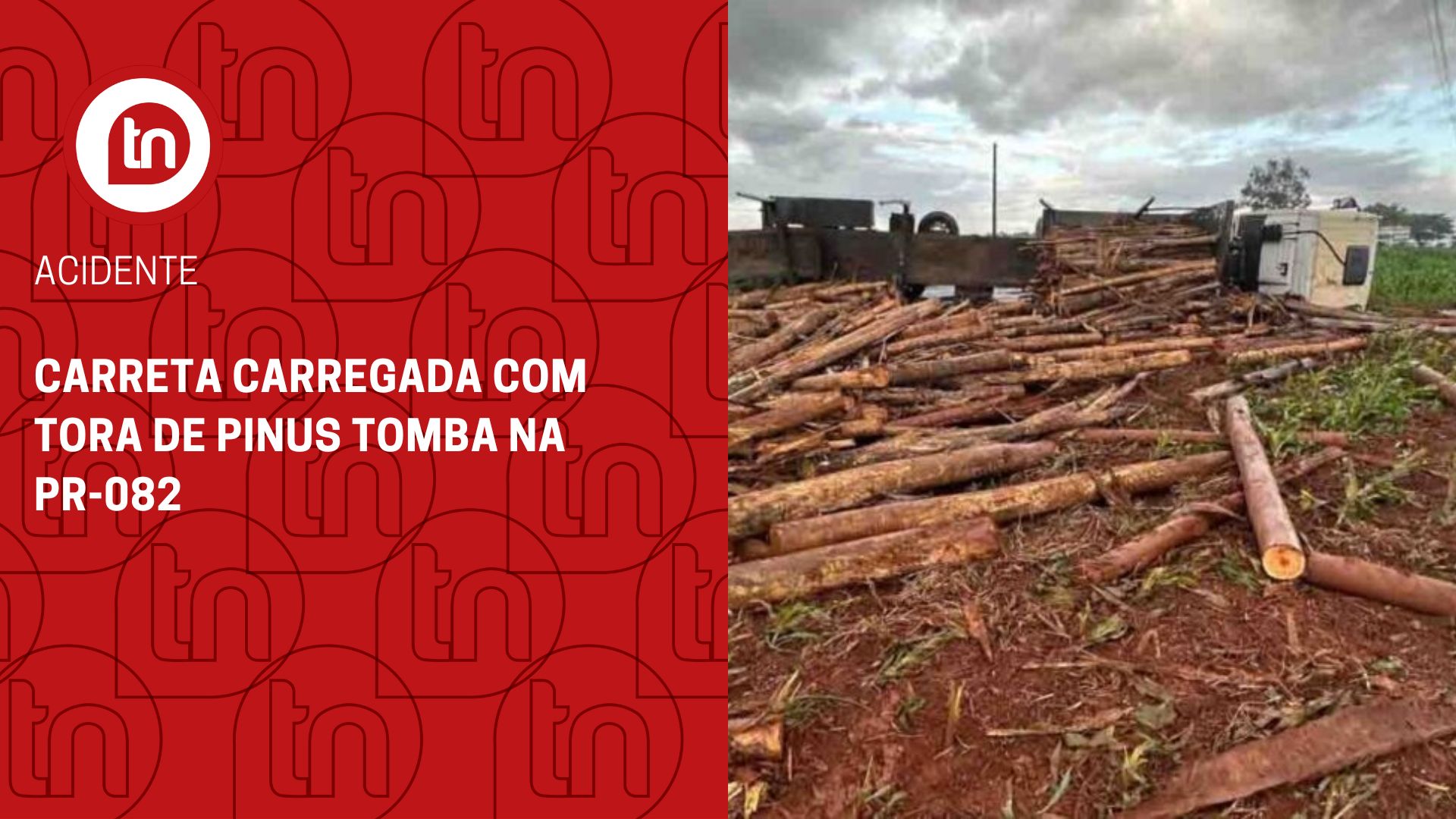 Carreta carregada com tora de pinus tomba na PR-082