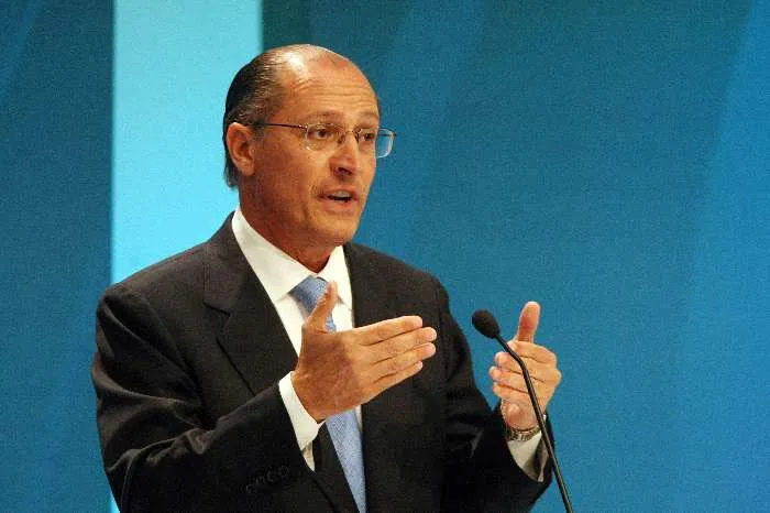 Alckmin pede para população economizar água