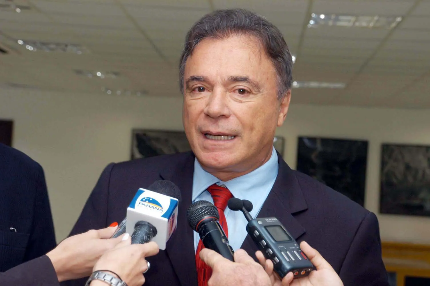 Alvaro promete justificar o pedido de pensão